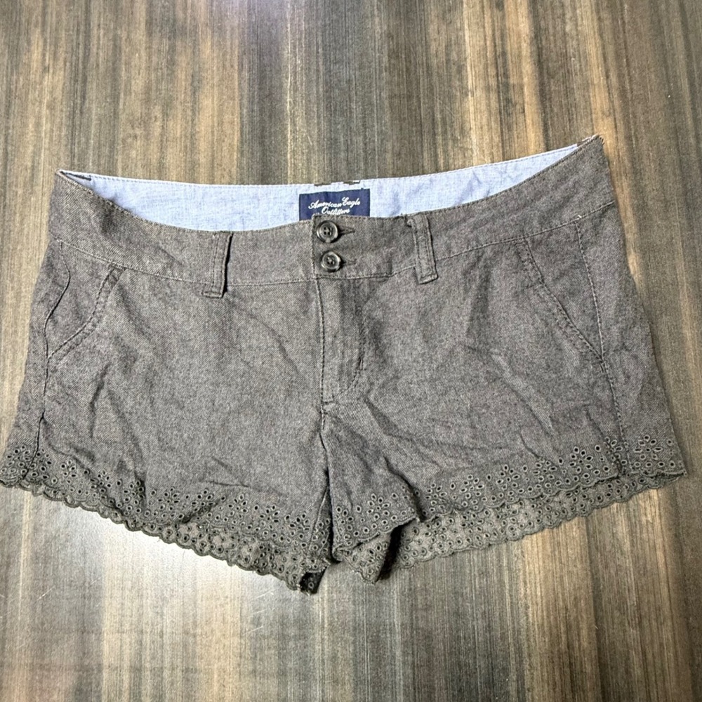 American Eagle Outfitters Gray Eyelet Hem Shorts Size 4
